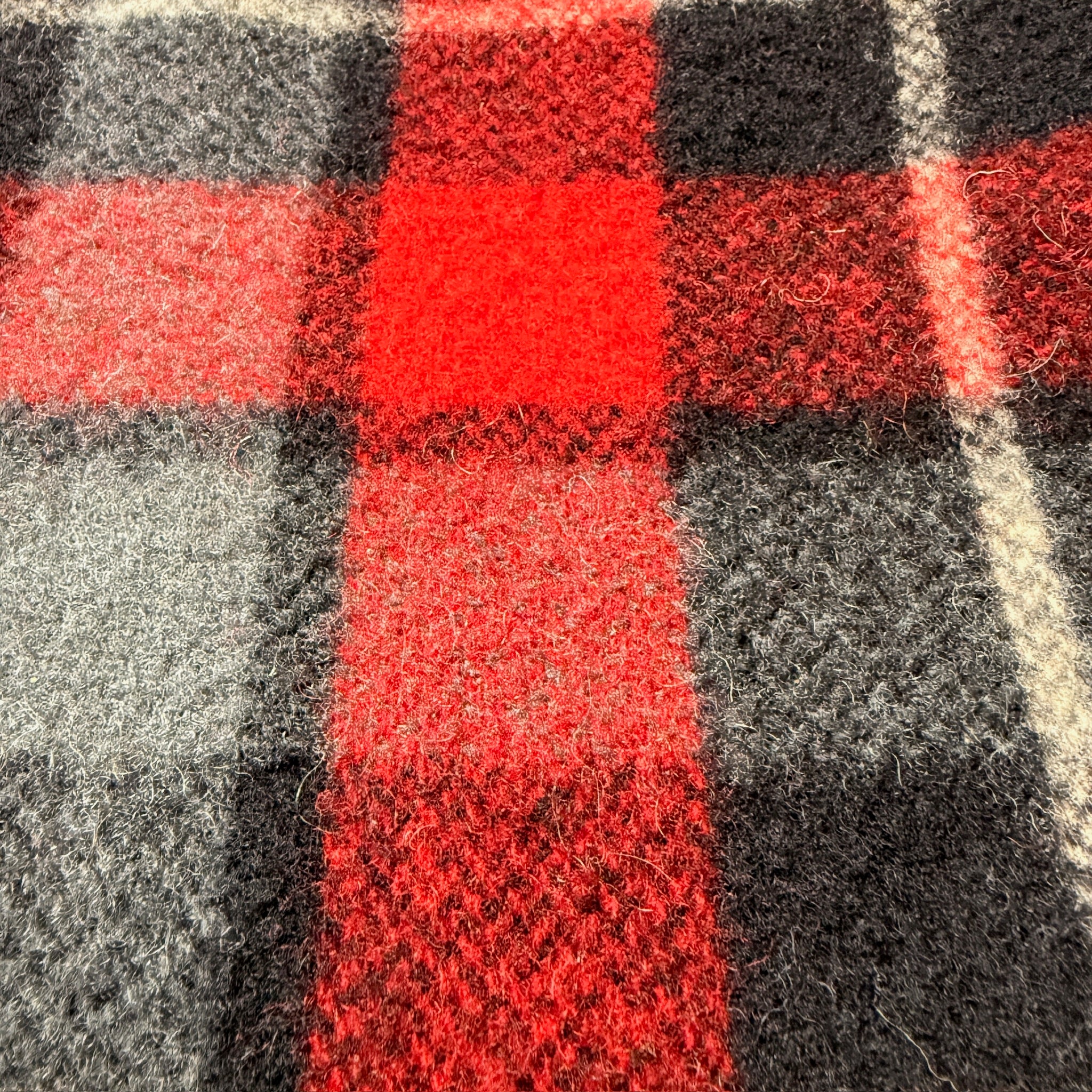 CHIPPEWA FALLS WOOLEN MILL RED BUFFALO PLAID WOOL PULLOVER CIRCA EARLY 1960S