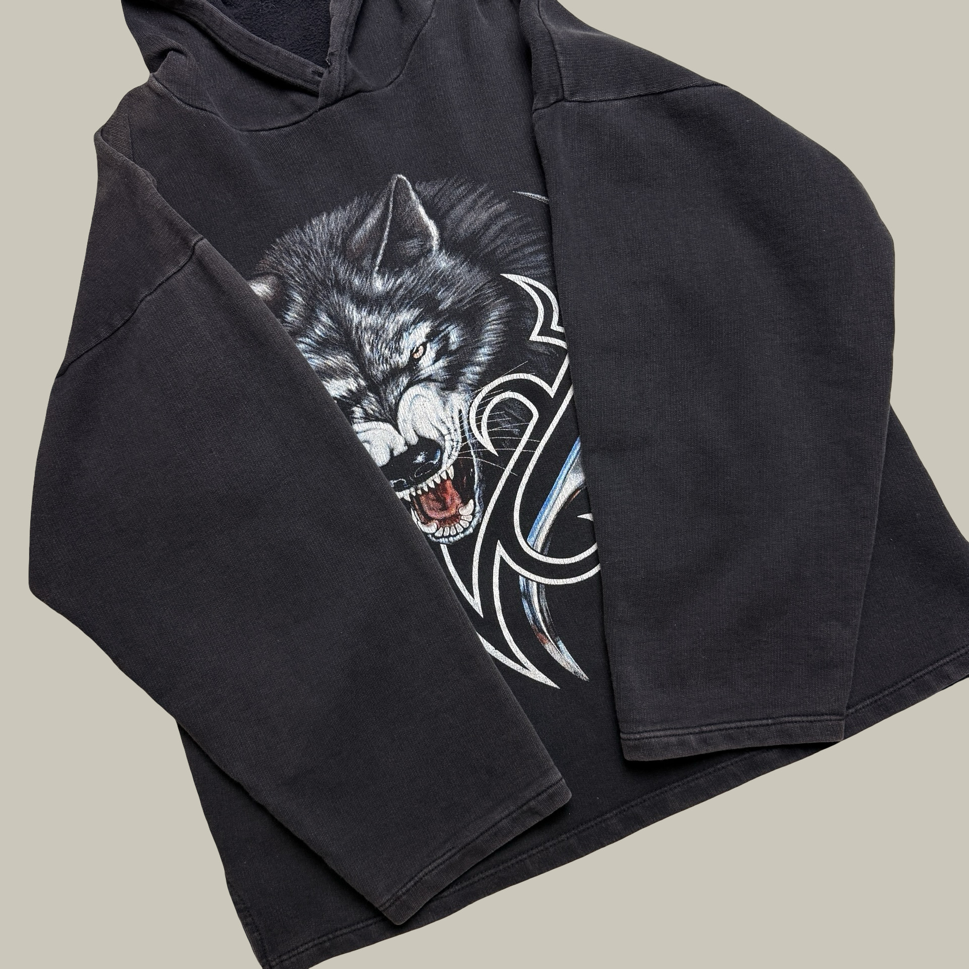 Y2K WOLF GRAPHIC HOODIE