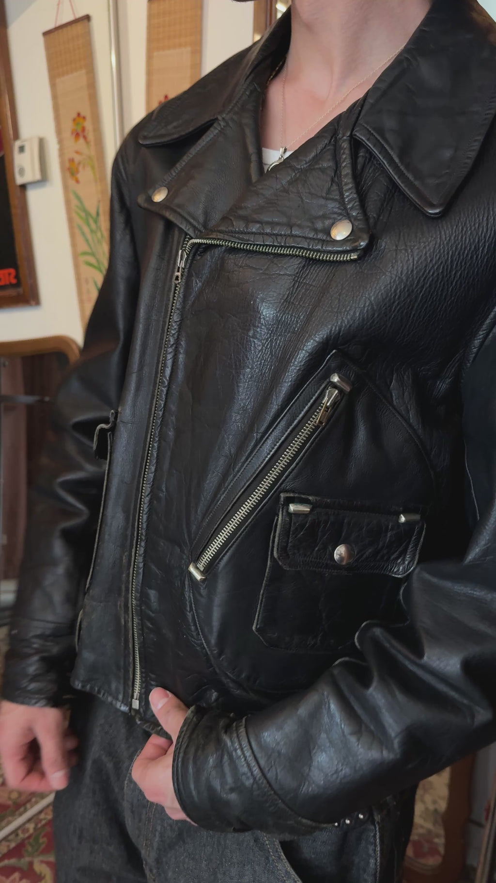 1940S–EARLY 1950S D-POCKET STEERHIDE MOTORCYCLE JACKET CIRCA LATE 1940S